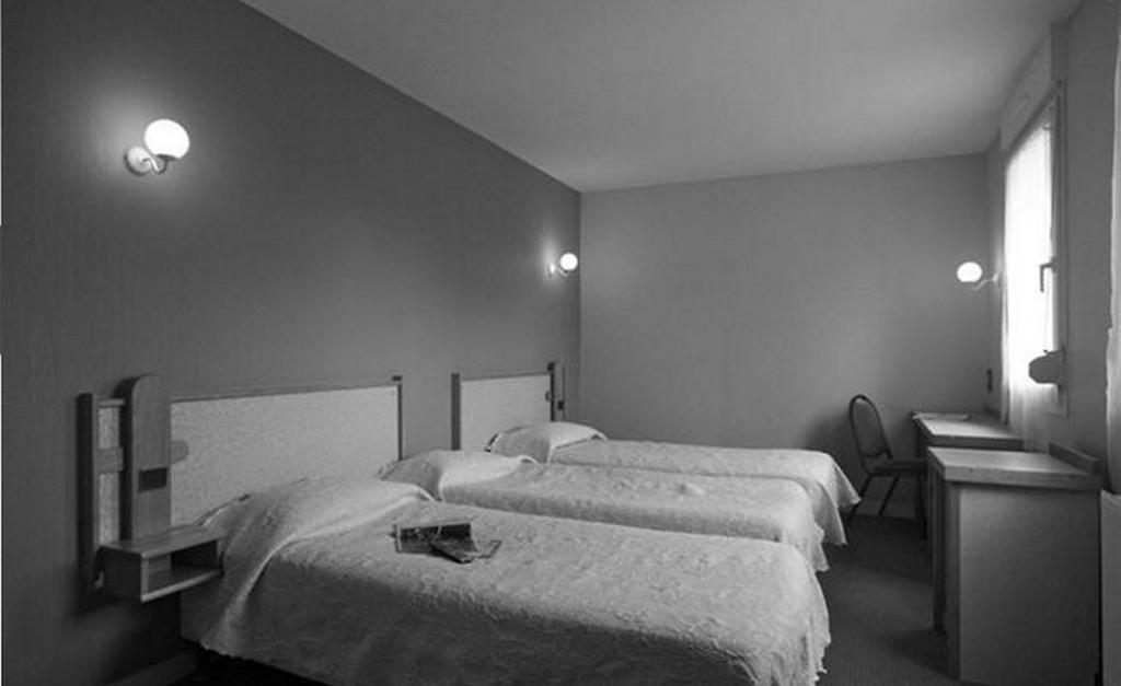 Hotel-Restaurant De L'Abbaye Plancoët Quarto foto