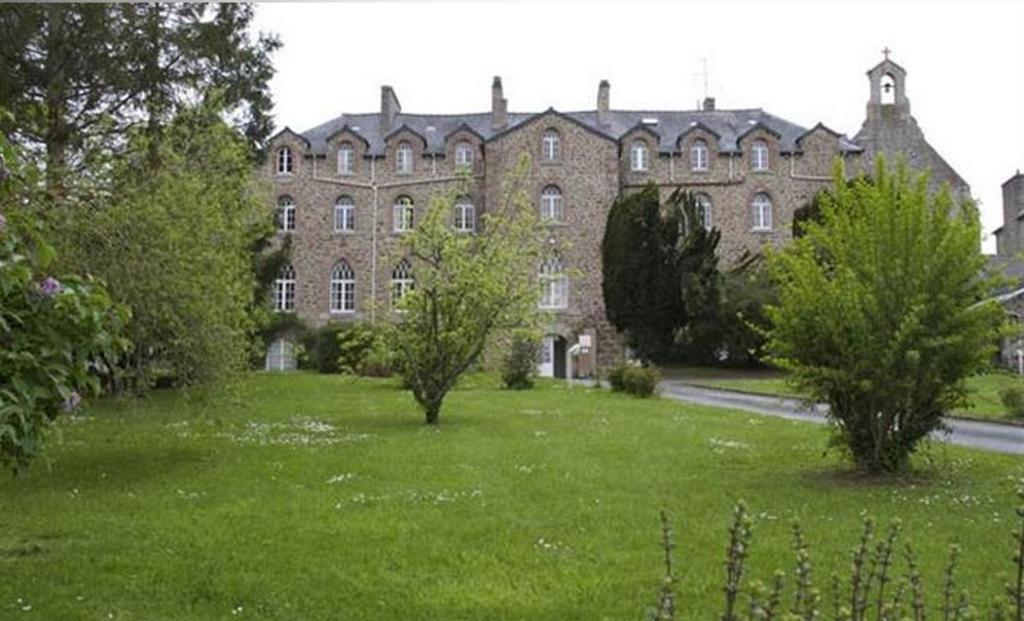Hotel-Restaurant De L'Abbaye Plancoët Exterior foto